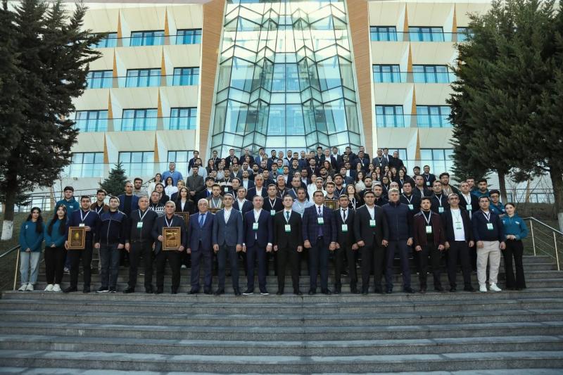 “Menecer səriştələrinin inkişafı” mövzusunda təlim-düşərgə keçirilib