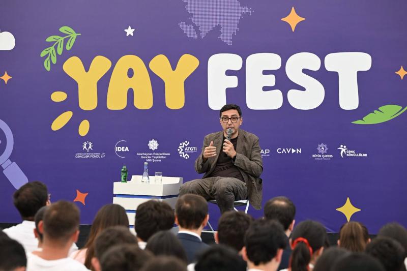 Gənclər və idman naziri Fərid Qayıbov “Yay Fest” çərçivəsində keçirilən “Startap və sahibkarlıq” düşərgəsində gənclərlə görüşüb.